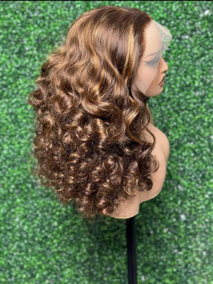 Perruque Bouncy Aicha- 100% Human hair  -densité 300%- Frontale 13*4- Taille 20